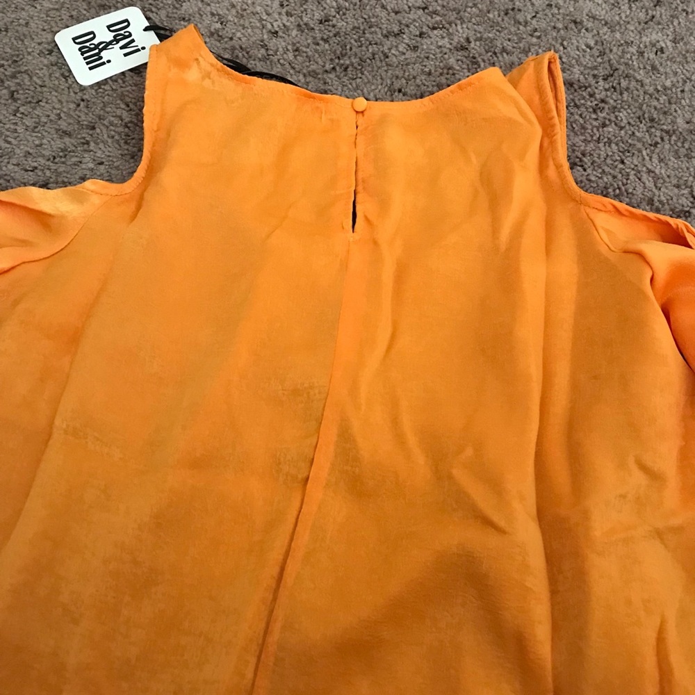 🎊HP🎉Gorgeous Gold dress - Picture 7 of 8